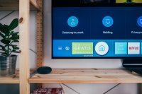 Hoe kies je de juiste TV standaard voor je woonkamer?